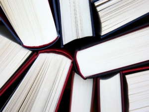 books-gd5829ba0f_1920